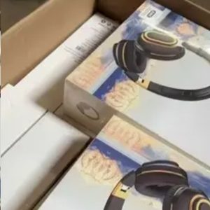 Us/ Eu Warehouse Wireless Earphone Most Popular Wireless Earphone Tws Earbuds Games Headphone Charging Box Power Bank